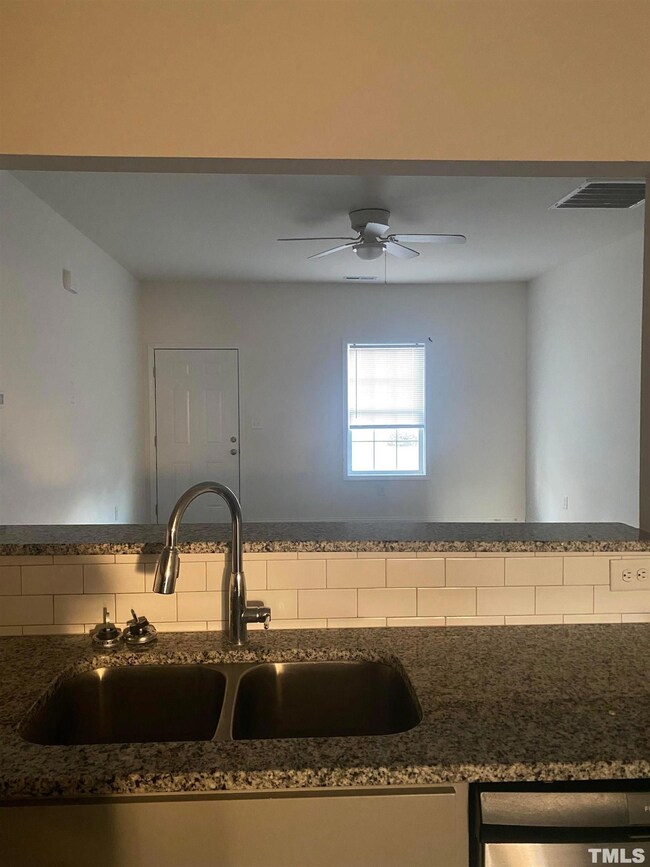 113 W Langdon Ave unit 1, Smithfield, NC 27577 - photo 6