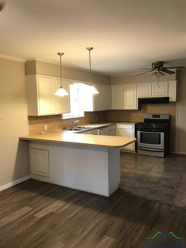 220 Crestwood Dr, Longview, TX 75601 - photo 3