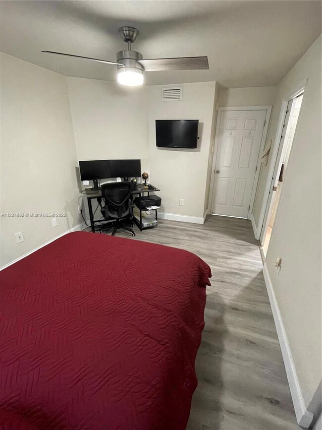 9517 W Mcnab Rd unit 105, Tamarac, FL 33321 - photo 7