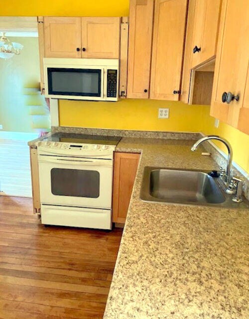 Unit 1, kitchen