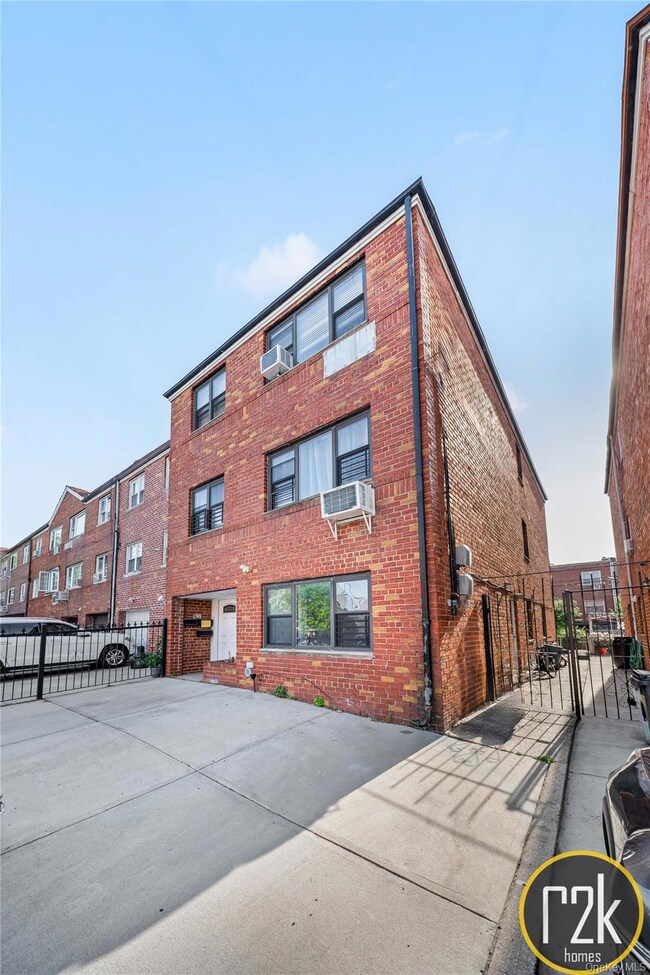 32-24 75th St, East Elmhurst, NY 11370 - photo 3