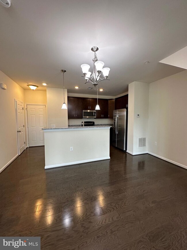 43495 Town Gate Square, Chantilly, VA 20152 - photo 6