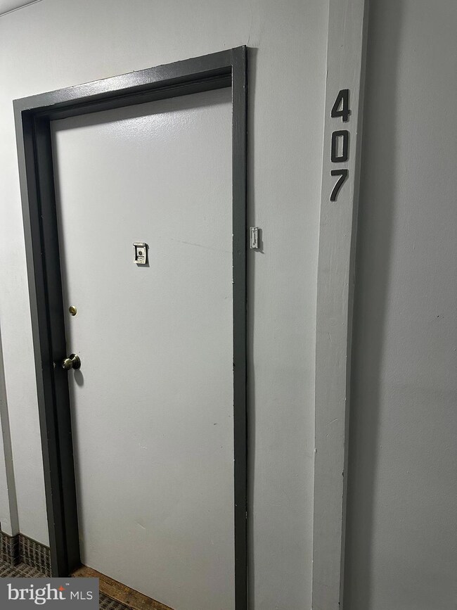 The Seasons unit 407, Alexandria, VA 22312 - photo 4