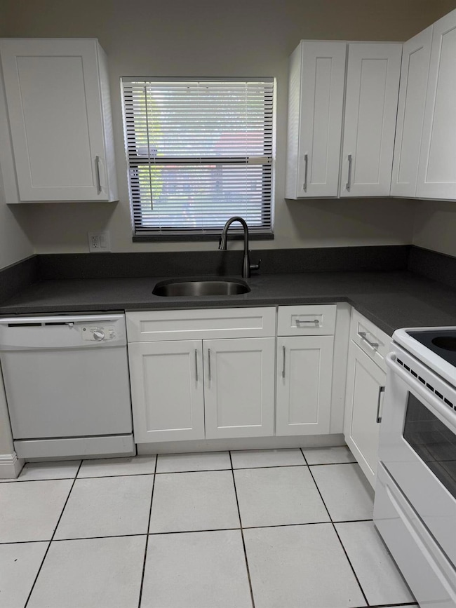 21906 Lake Forest Cir unit 102, Boca Raton, FL 33433 - photo 4