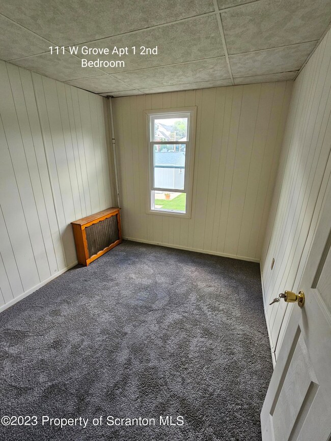 111 Apt 1 W Grove St, Dunmore, PA 18509 - photo 4