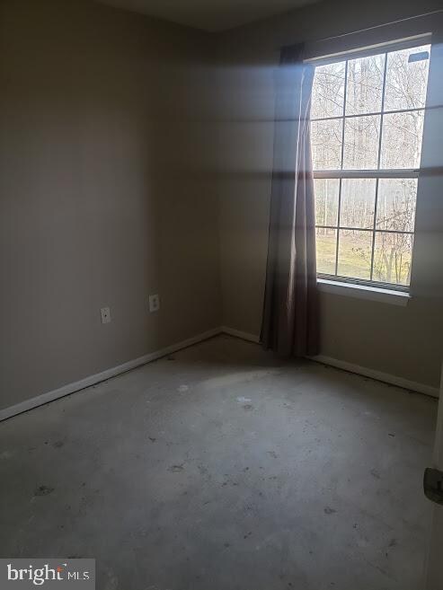 12286 Stevenson Ct, Woodbridge, VA 22192 - photo 5