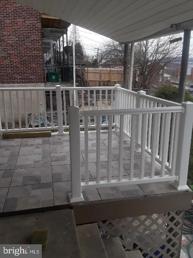 322 Linden St, Reading, PA 19604 - photo 5