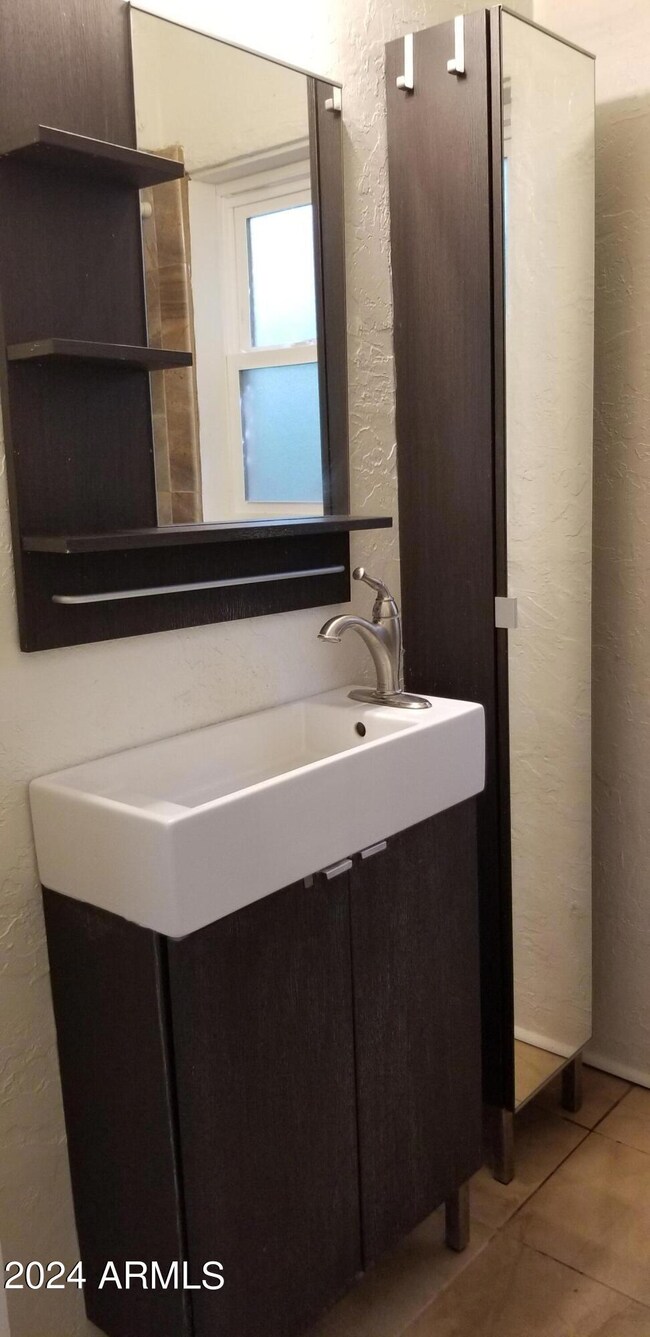 96 W Cypress St unit 6, Phoenix, AZ 85003 - photo 6