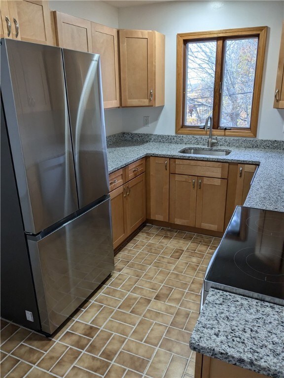 6 Beacon St, Westerly, RI 02891 - photo 3