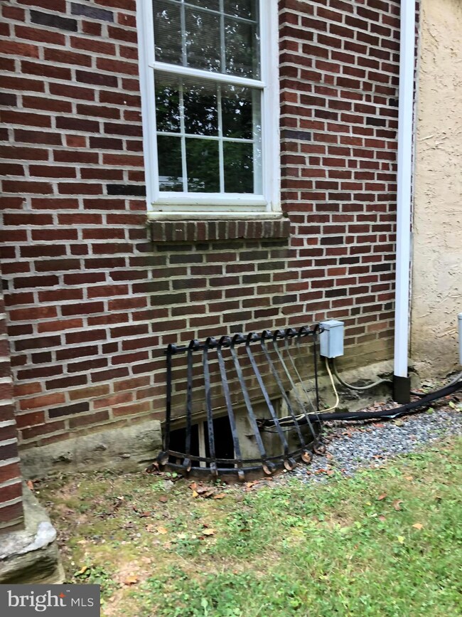 1437 Sussex Rd, Wynnewood, PA 19096 - photo 7