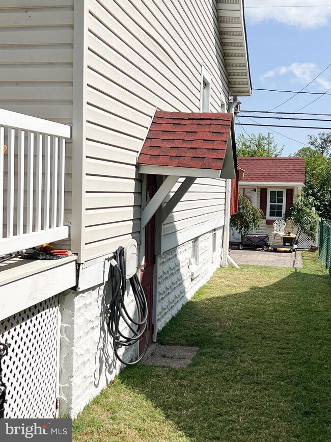 1823 Portship Rd, Dundalk, MD 21222 - photo 2