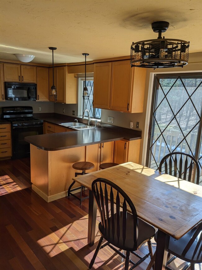 19 Vanden Rd, Merrimack, NH 03054 - photo 2