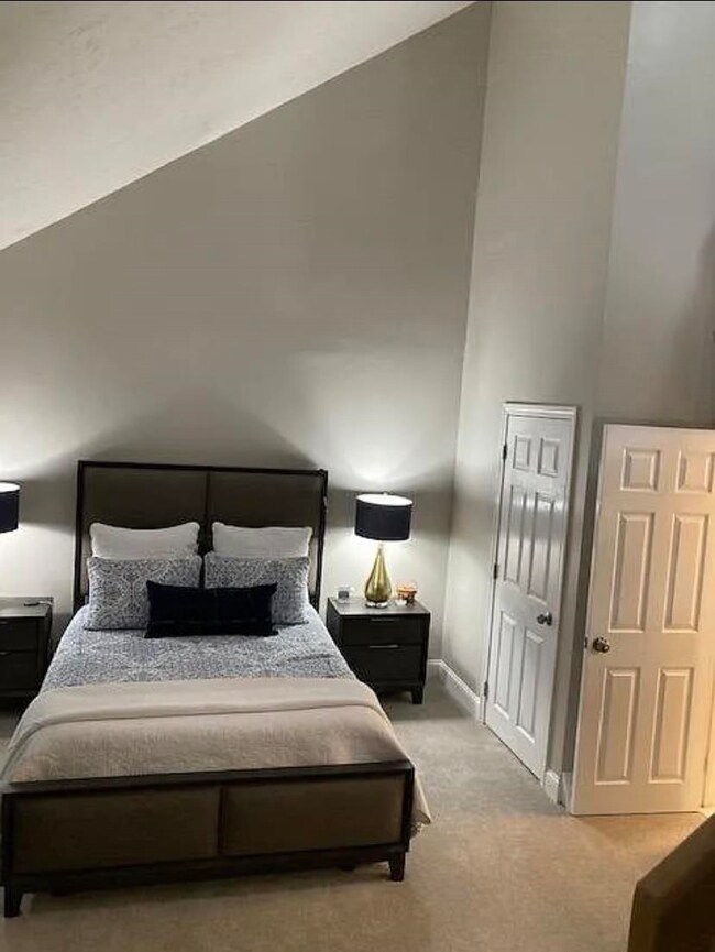 5 Burberry Ct, MerriMacK, NH 03054 - photo 4