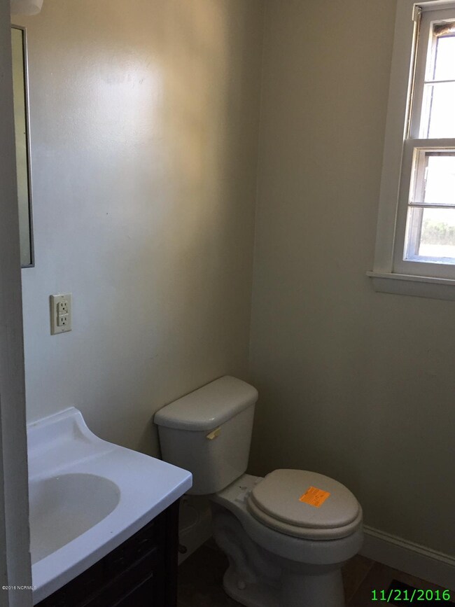811 Edgewood Dr, Jacksonville, NC 28540 - photo 7