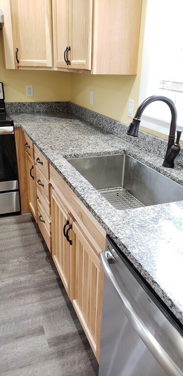 51 Moore Rd unit 1, New Braintree, MA 01531 - photo 2