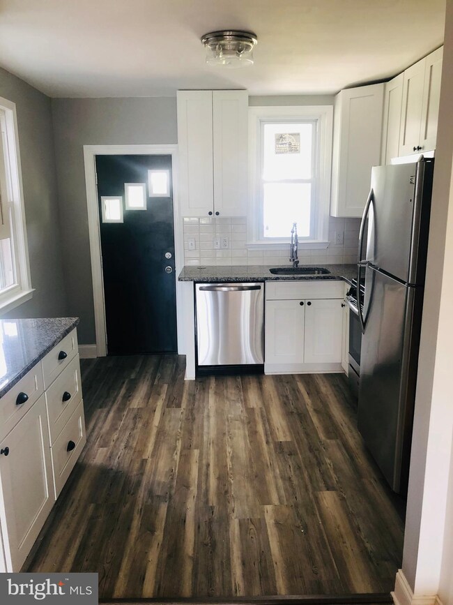 4335 Edgemont St, Philadelphia, PA 19137 - photo 6