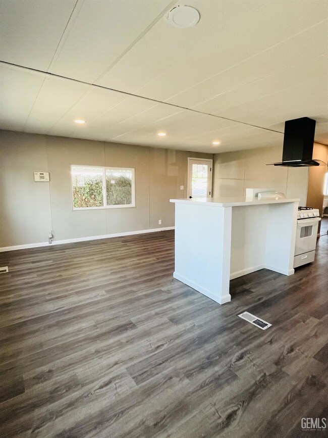 144 Torrey Pines Ln, Bakersfield, CA 93308 - photo 6