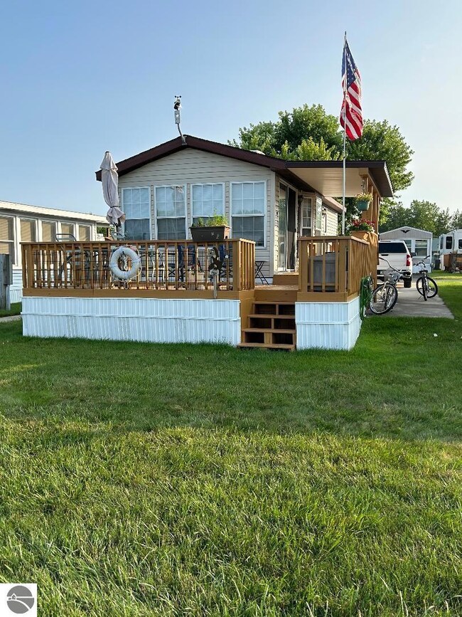 59 E Michigan Ave, Au Gres, MI 48703 - photo 2