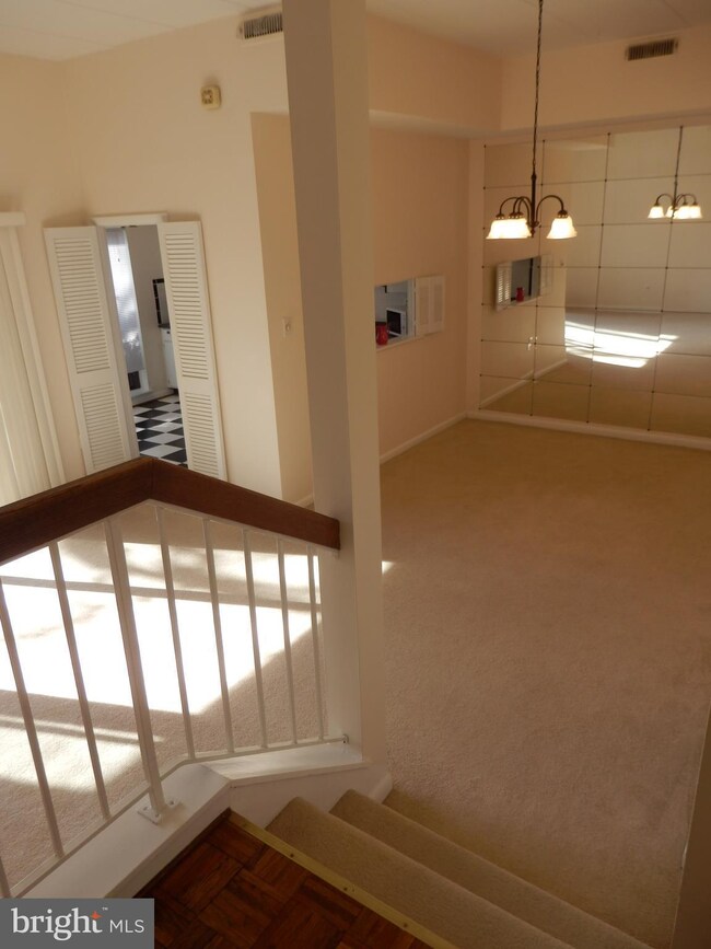 112 Roberts Ln unit 101, Alexandria, VA 22314 - photo 4