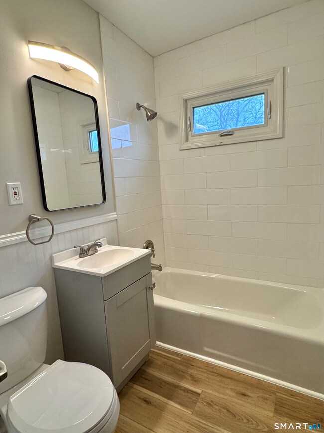 29 Nesbit Ave unit 2nd FL, West Hartford, CT 06119 - photo 6