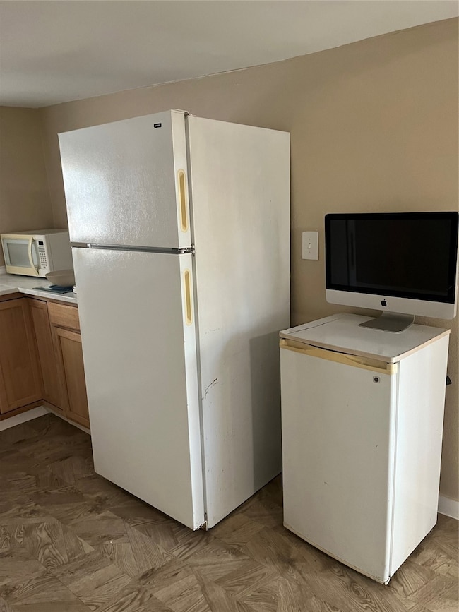 305 7th St, Rosenberg, TX 77471 - photo 6