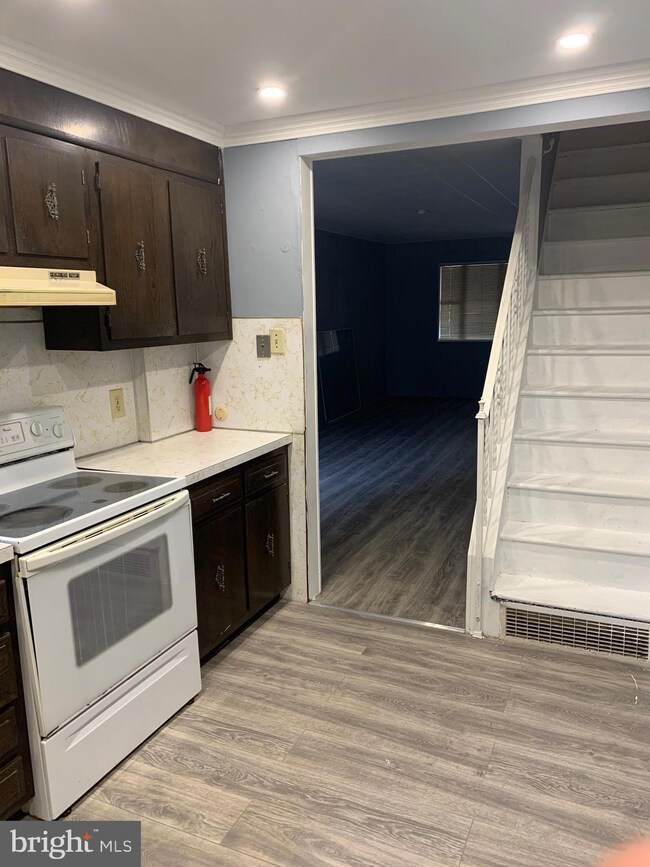 541 S 13th St, Reading, PA 19602 - photo 5