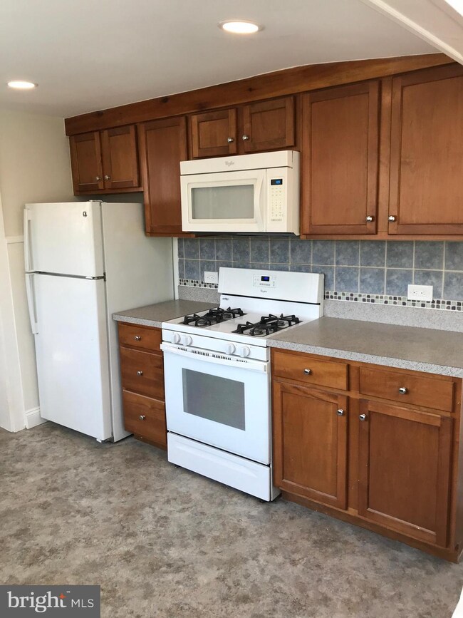 35 Centre St, Haddonfield, NJ 08033 - photo 3