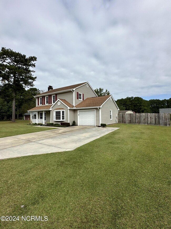 108 Old Post Ct, Jacksonville, NC 28546 - photo 3