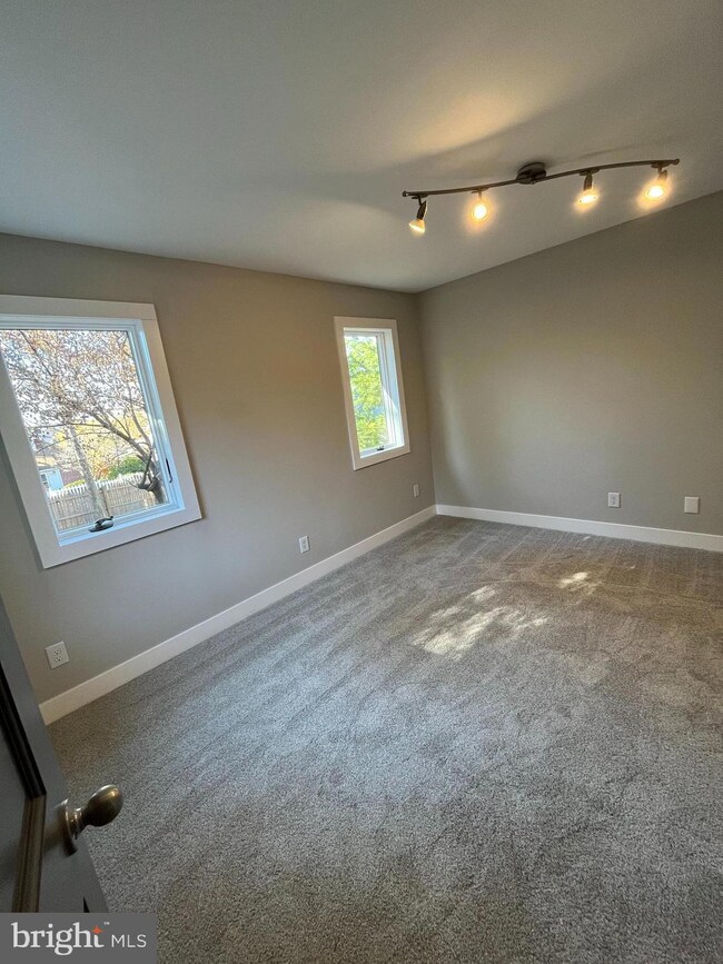 1035 Commonwealth Blvd, Reading, PA 19607 - photo 7