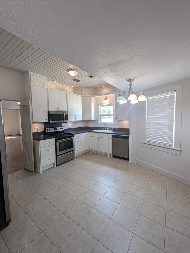 1201 S Trinity St, Decatur, TX 76234 - photo 7