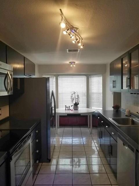 10416 Schwood Dr, El Paso, TX 79925 - photo 4