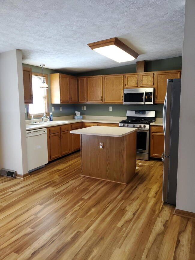 Emerald Kitchen1