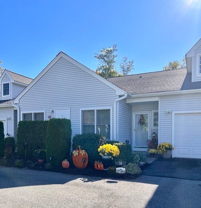 919 Bay St unit 28, Fall River, MA 02724 - photo 2