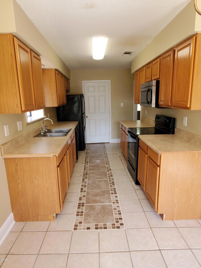 7008 Red Bud Ln, Ocean Springs, MS 39564 - photo 5