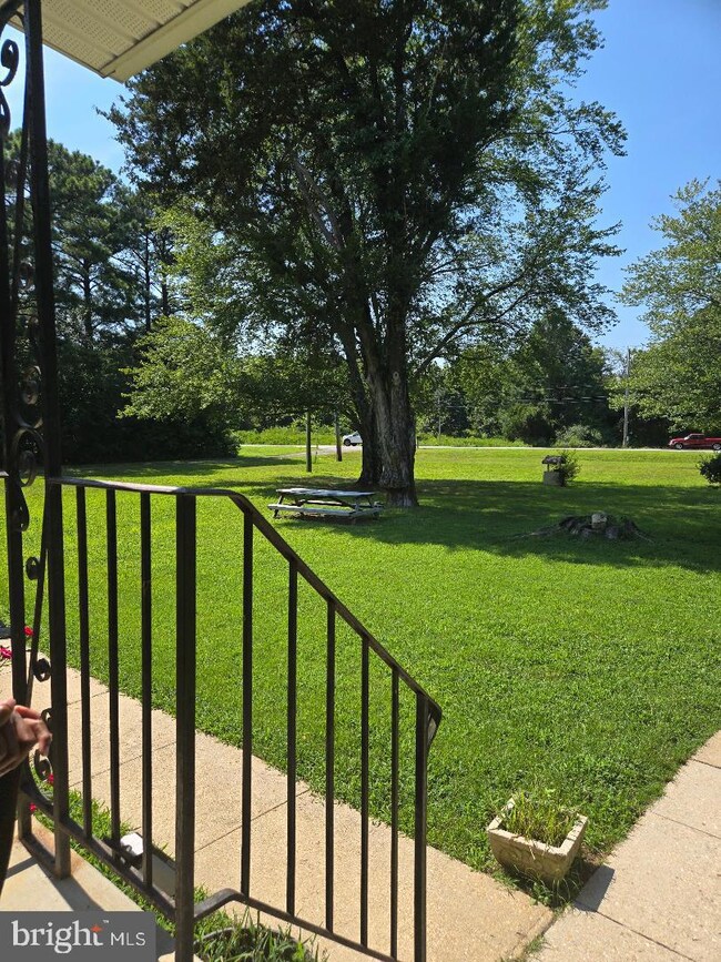 12525 Swan Point Rd, Newburg, MD 20664 - photo 2