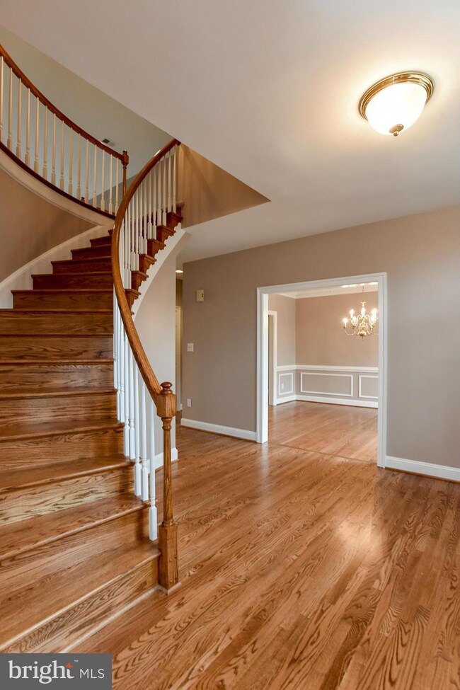 3112 Franklins Way, Herndon, VA 20171 - photo 2