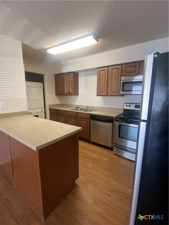 205 Craddock Ave unit D8, San Marcos, TX 78666 - photo 2