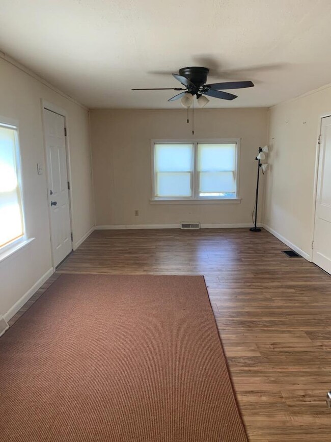 230 N Jay St, Griffith, IN 46319 - photo 5