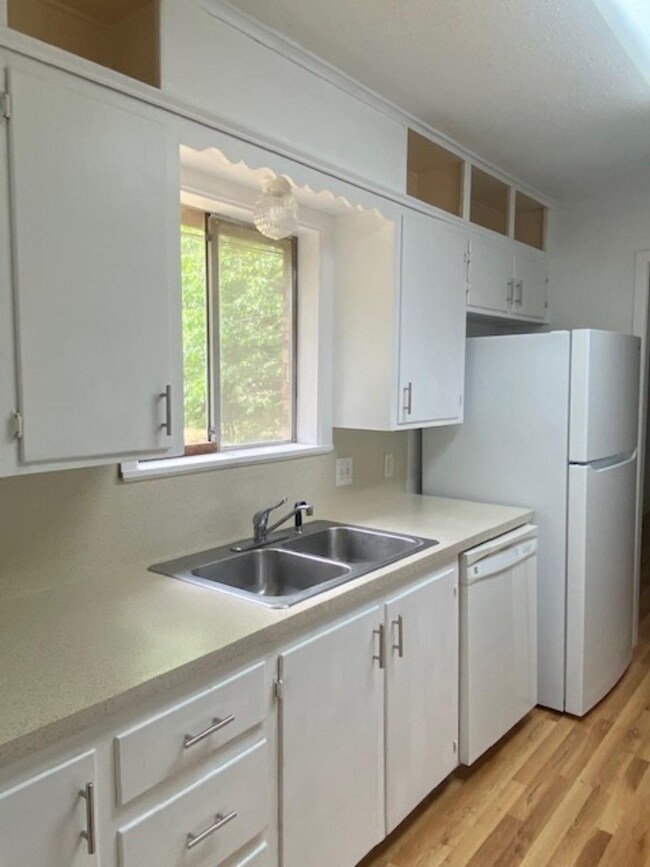 921 Arizona Ave, Wake Village, TX 75501 - photo 5