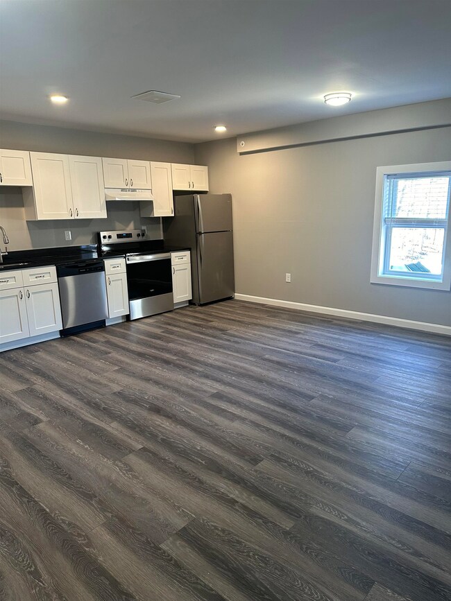 45 Monarch Way unit 203, Portsmouth, NH 03801 - photo 3