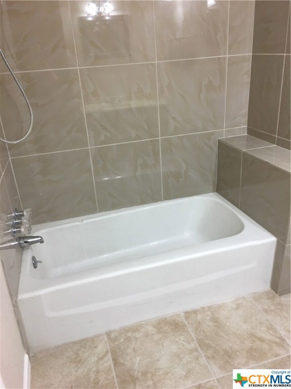 907 Holly St, Copperas Cove, TX 76522 - photo 3