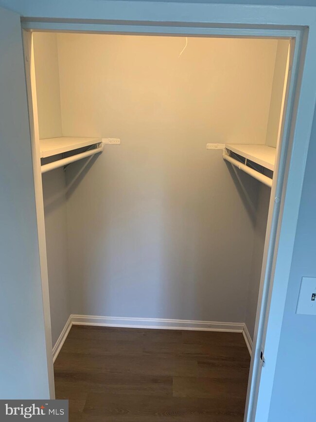 9671 Hagel Cir, Lorton, VA 22079 - photo 7