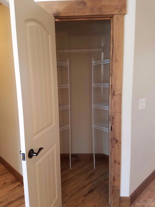 1236 NE Shane Ln, Bend, OR 97701 - photo 5