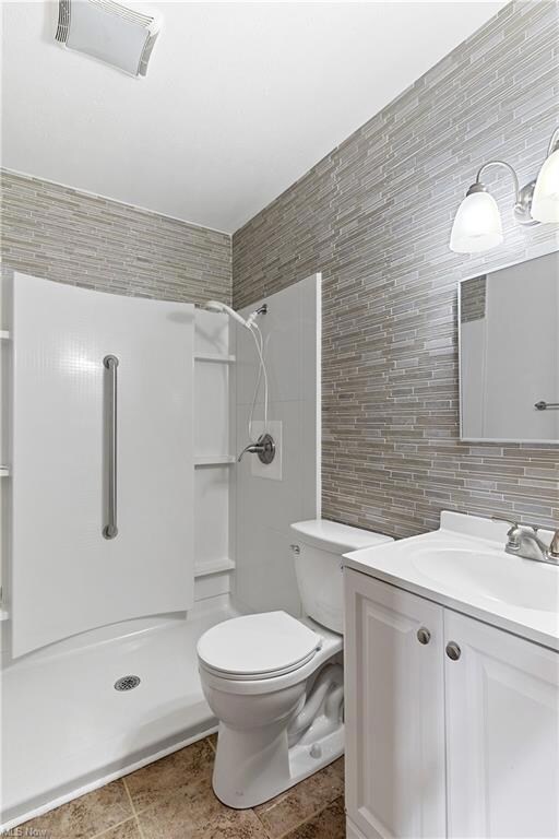 Beautiful Updated Full Bath.