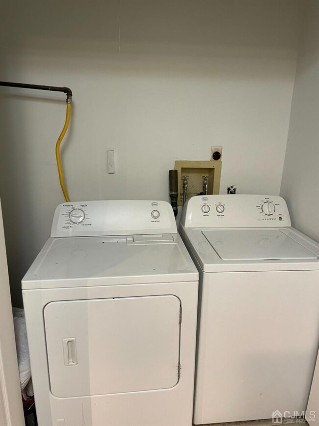 5071 Beech Ct, Monmouth Junction, NJ 08852 - photo 3