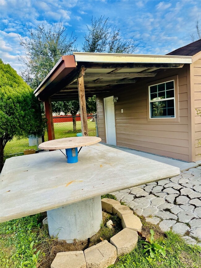 1818 Lone Oak Rd unit 1818, Houston, TX 77093 - photo 2