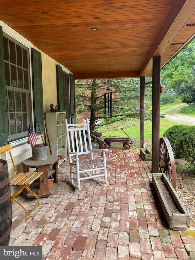 1425 Highpoint Rd, Hellertown, PA 18055 - photo 3