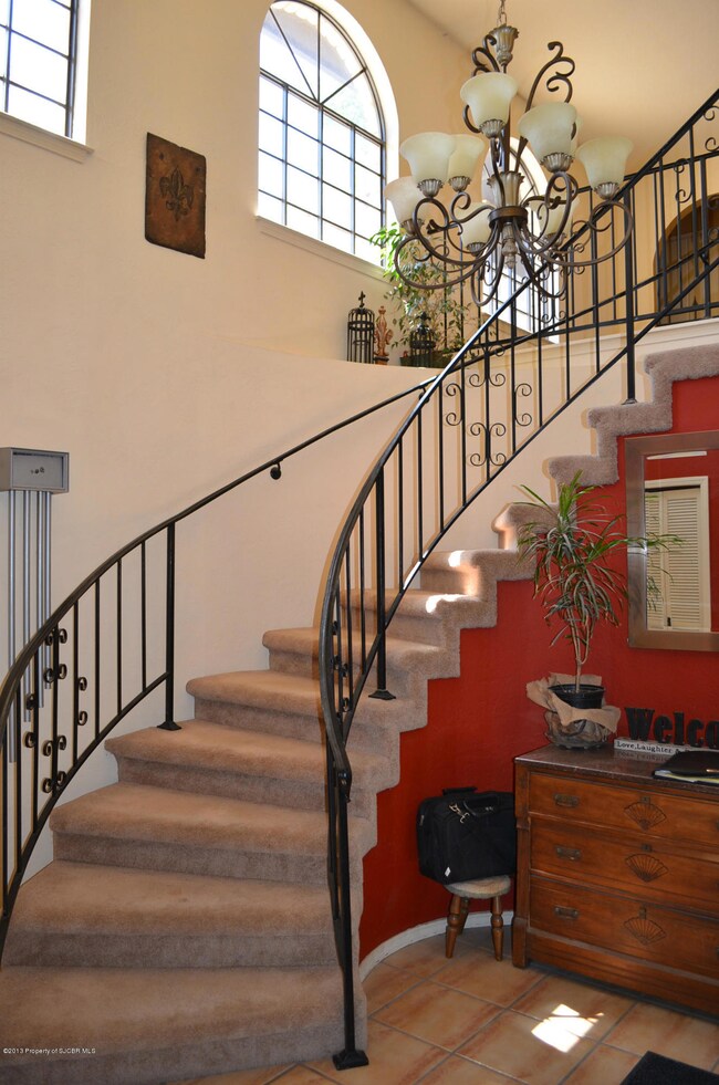 2401 Ridgeview Dr, Farmington, NM 87401 - photo 2