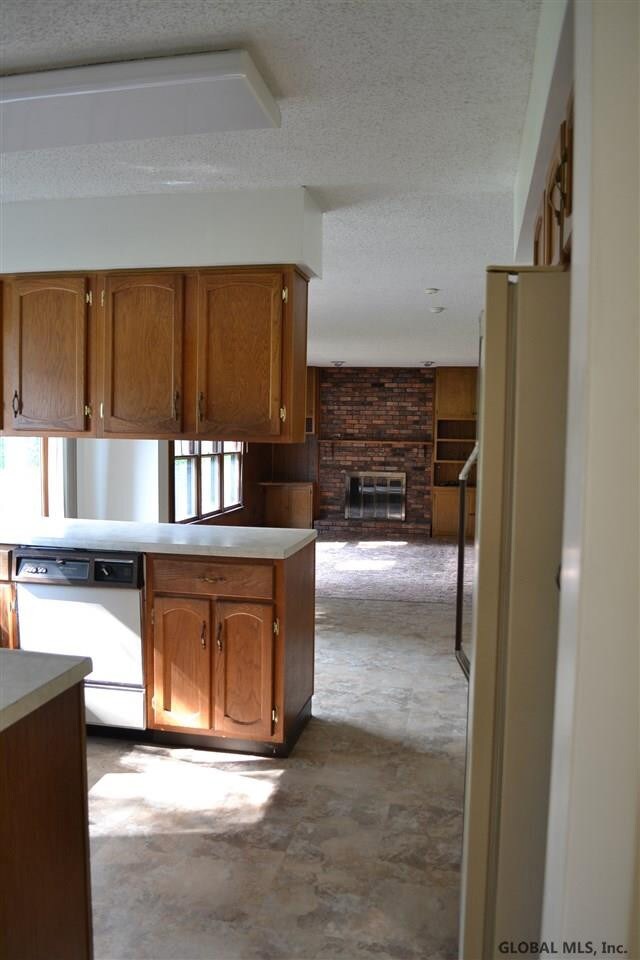 32 Aspen Cir, Albany, NY 12208 - photo 7