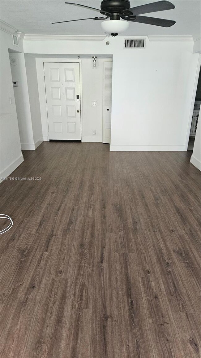 105 Lake Emerald Dr unit 311, Oakland Park, FL 33309 - photo 3